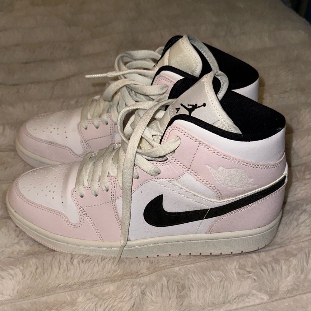 Air Jordan 1 mid women’s barely rose/white size 9 baby pink/white w black accent